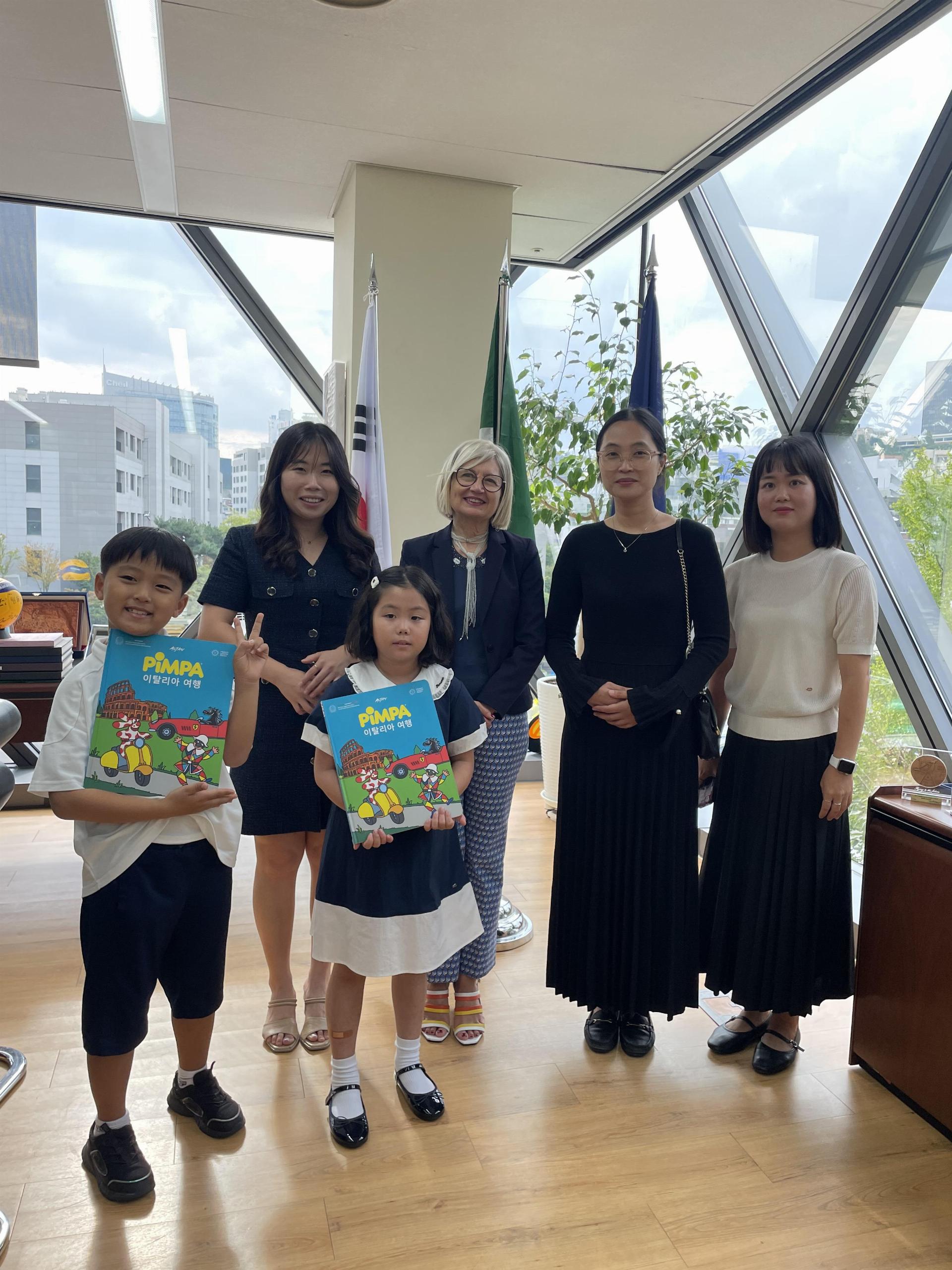 Giovane delegazione scuola Majang