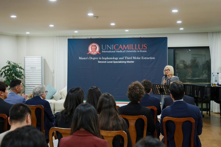 2_Evento di presentazione del Master congiunto “Implantology and Third Molar Extraction” presso la Residenza dell’Ambasciatrice Emilia Gatto