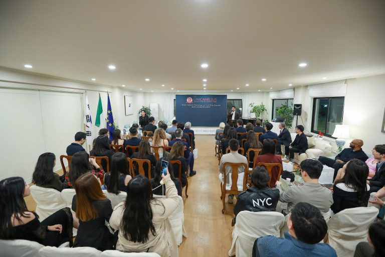 5_Evento di presentazione del Master congiunto “Implantology and Third Molar Extraction” presso la Residenza dell’Ambasciatrice Emilia Gatto